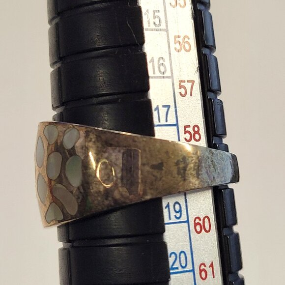 Vintage Silver and Mother of Pearl Ring Size 9 - Picture 14 of 15